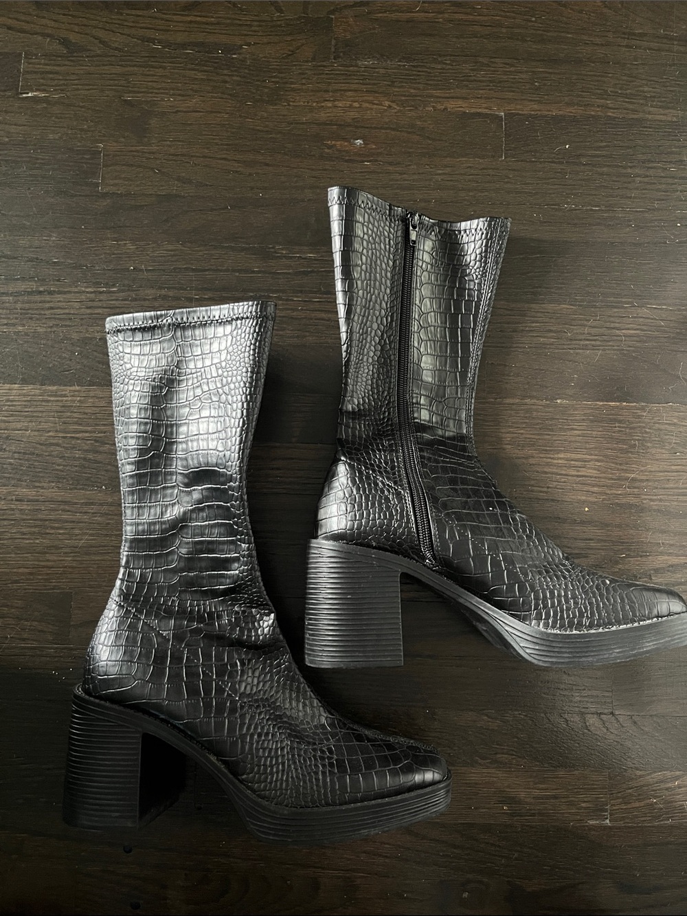 Women's Black Croc-Embossed Mid-Calf Block Heel Boots